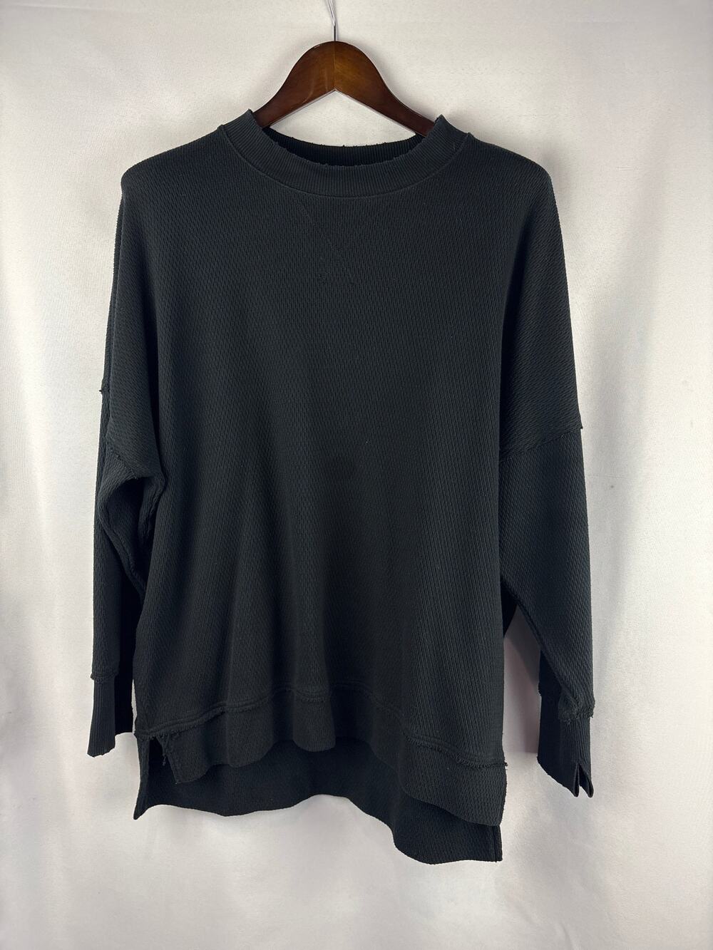 Women’s Aerie Medium Black Crewneck Sweater